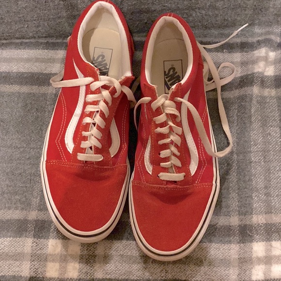 Red Vans Old Skool - Picture 3 of 5